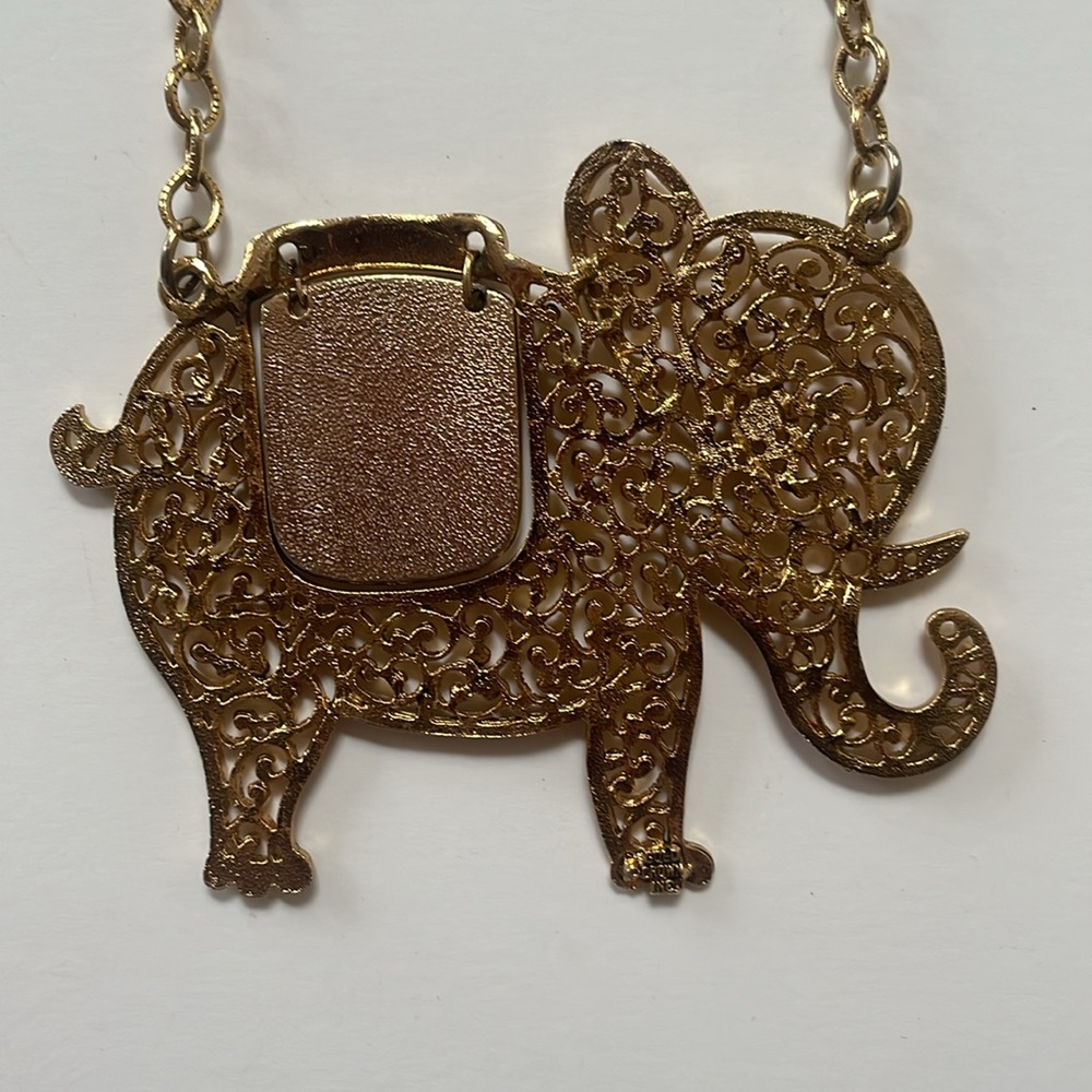 VTG Filigree Gold Tone Necklace Large Elephant - Picture 4 of 8